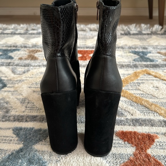 Vince Camuto Gilisama platforms - Picture 5 of 9